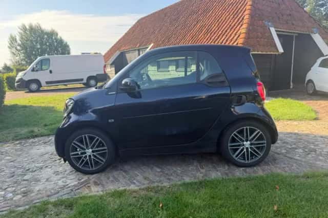 Smart ForTwo (2018) thumbnail 2