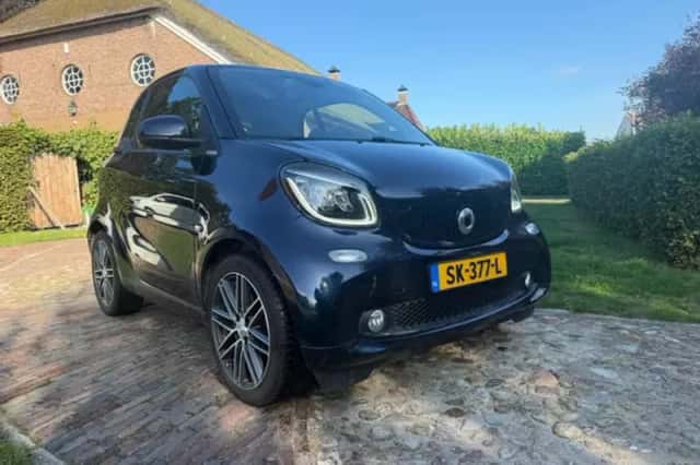 Smart ForTwo (2018) thumbnail 3