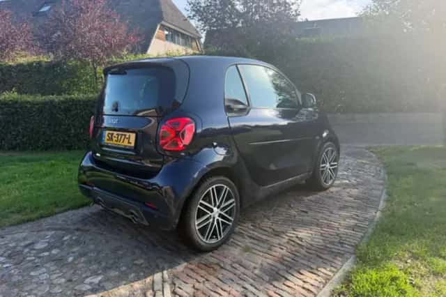 Smart ForTwo (2018) thumbnail 5