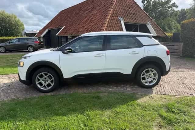 Citroën C4 Cactus (2018) thumbnail 2