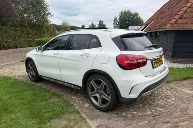 Mercedes-Benz GLA-Klasse (2017) thumbnail 3