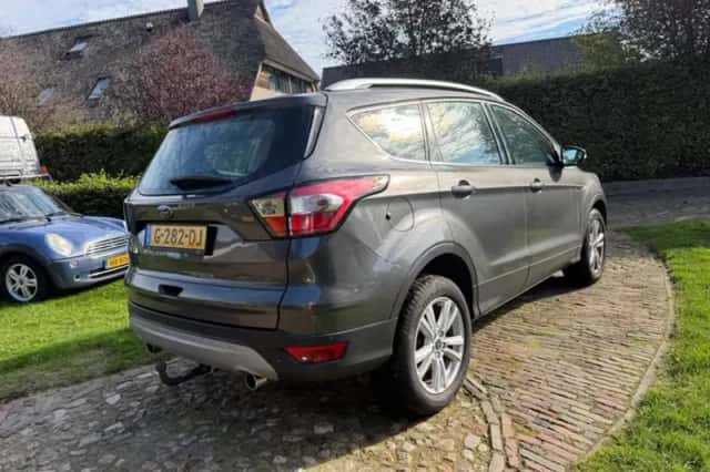 Ford Kuga (2019) thumbnail 5