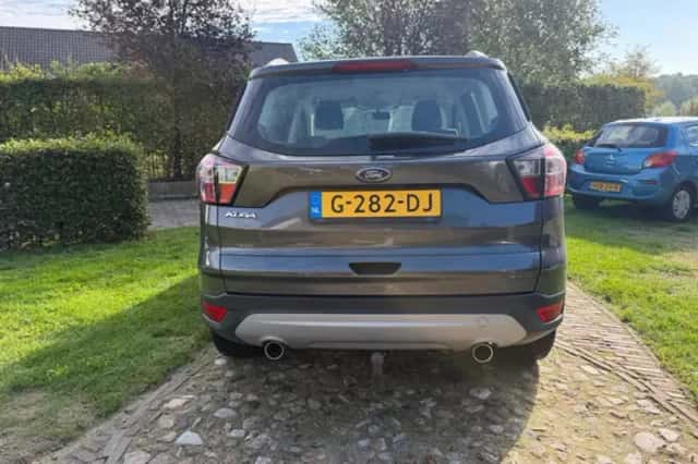 Ford Kuga (2019) thumbnail 6