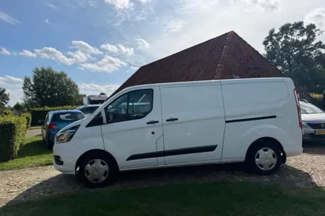 Ford Transit Custom (2022) thumbnail 2