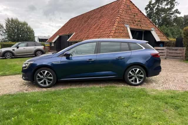 Renault Mégane (2018) thumbnail 2
