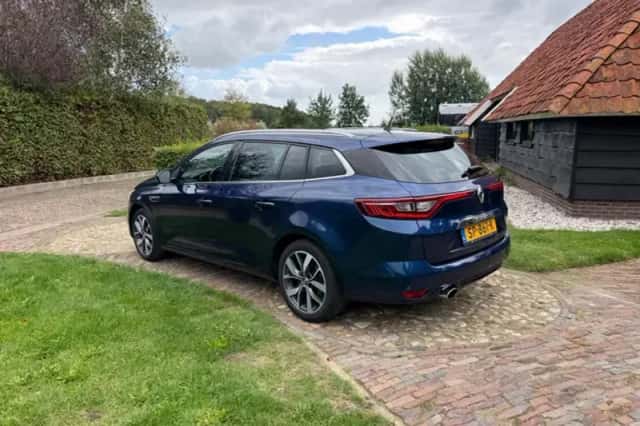 Renault Mégane (2018) thumbnail 3
