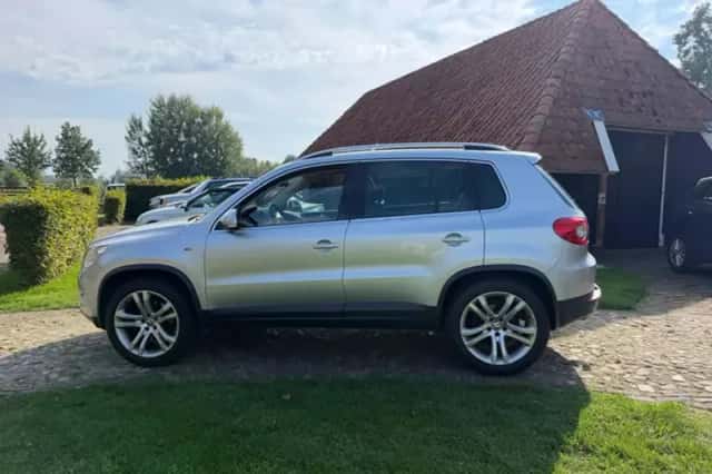 Volkswagen Tiguan (2009) thumbnail 2