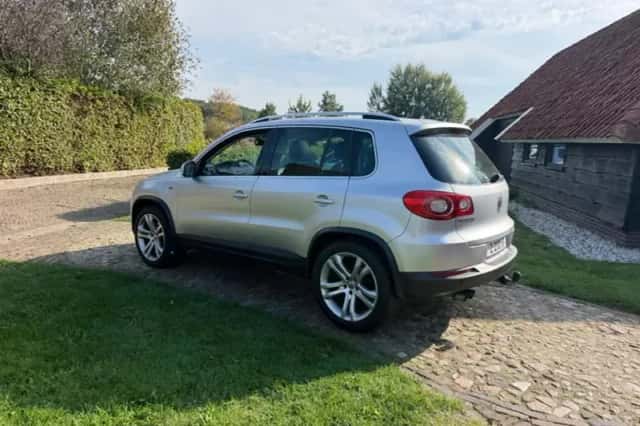 Volkswagen Tiguan (2009) thumbnail 3
