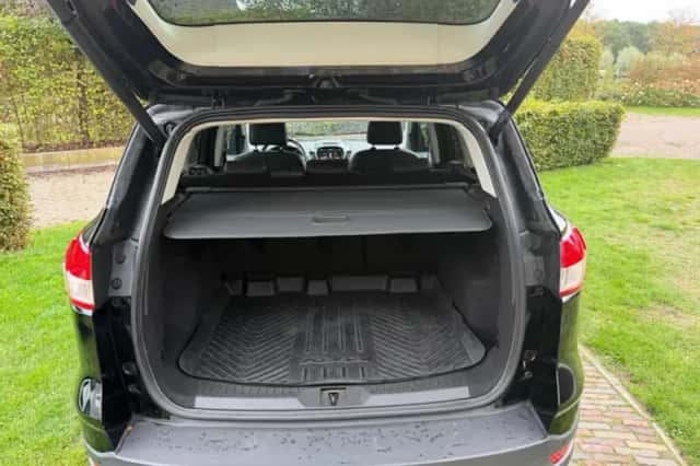 Ford Kuga (2016) thumbnail 5