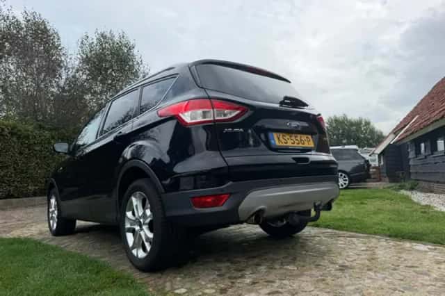 Ford Kuga (2016) thumbnail 6