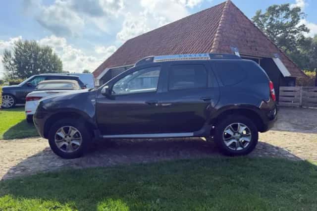 Dacia Duster (2016) thumbnail 2