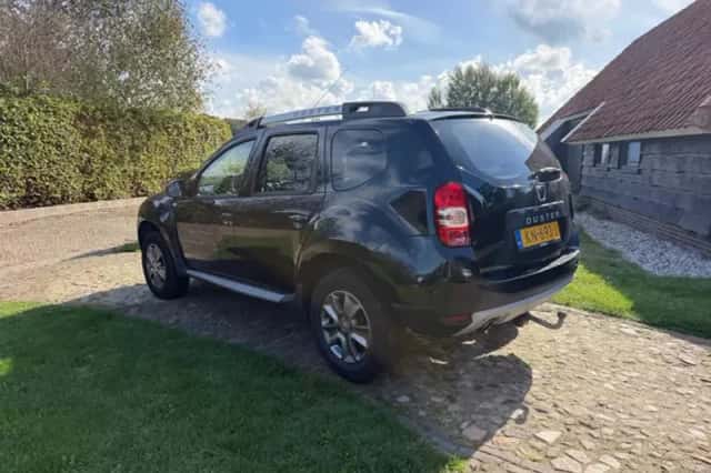 Dacia Duster (2016) thumbnail 3