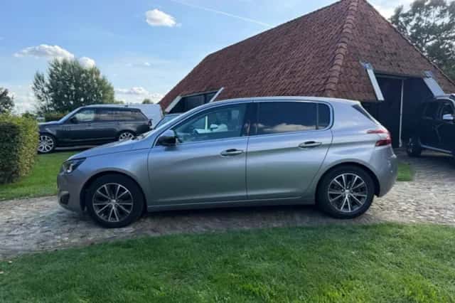 Peugeot 308 (2014) thumbnail 2
