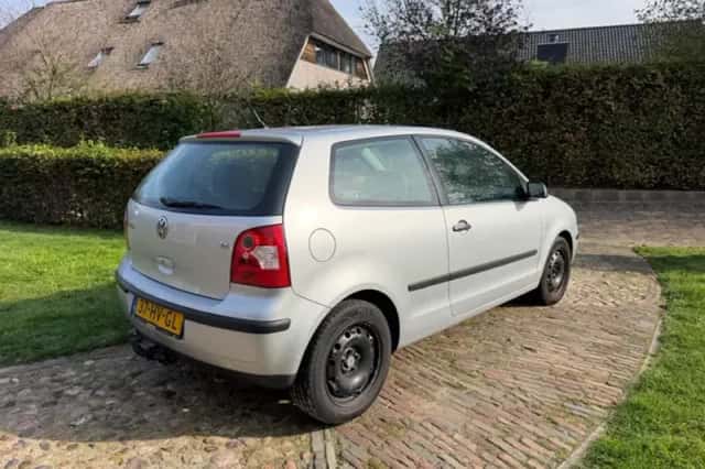 Volkswagen Polo (2002) thumbnail 5
