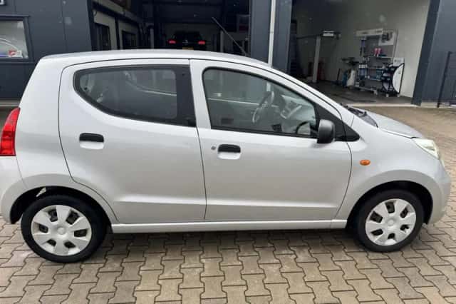 Suzuki Alto (2009) thumbnail 4