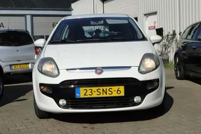 Fiat Punto Evo (2011) thumbnail 2