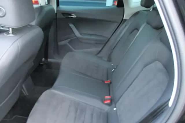 SEAT Arona (2021) thumbnail 4