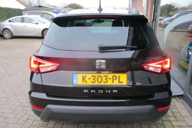 SEAT Arona (2021) thumbnail 5