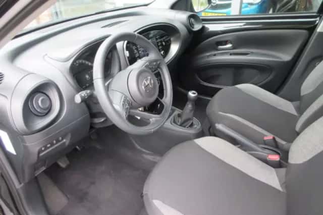 Toyota Aygo X (2023) thumbnail 3