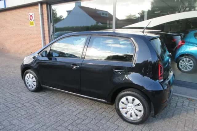 Volkswagen Up! (2021) thumbnail 2