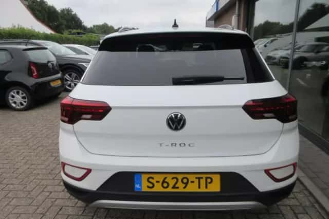 Volkswagen T-Roc (2022) thumbnail 5