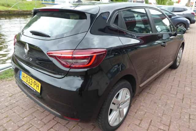 Renault Clio (2020) thumbnail 3