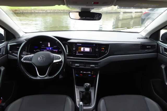 Volkswagen Polo (2022) thumbnail 2