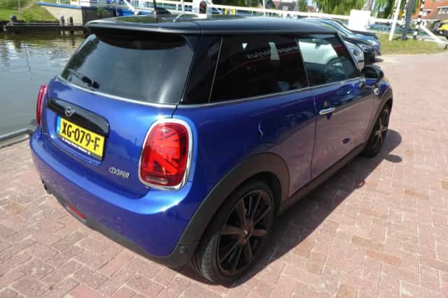 MINI Cooper (2019) thumbnail 3