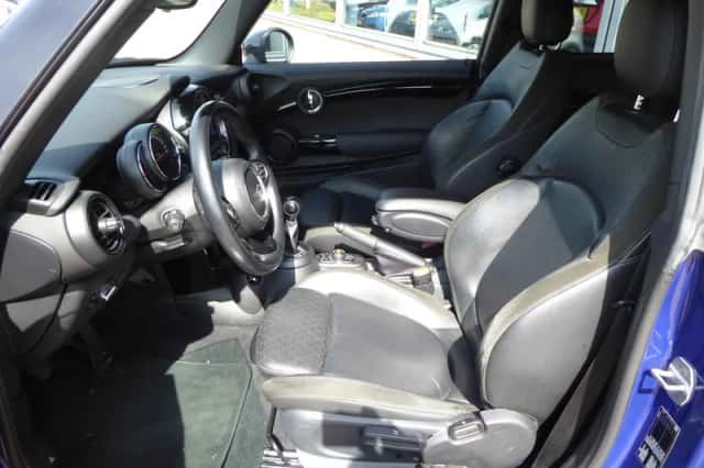 MINI Cooper (2019) thumbnail 4