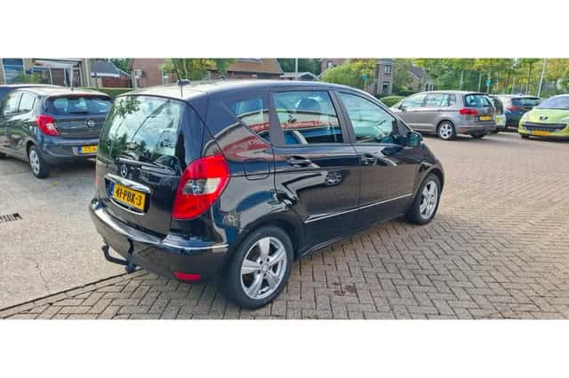 Mercedes-Benz A-Klasse (2011) thumbnail 3