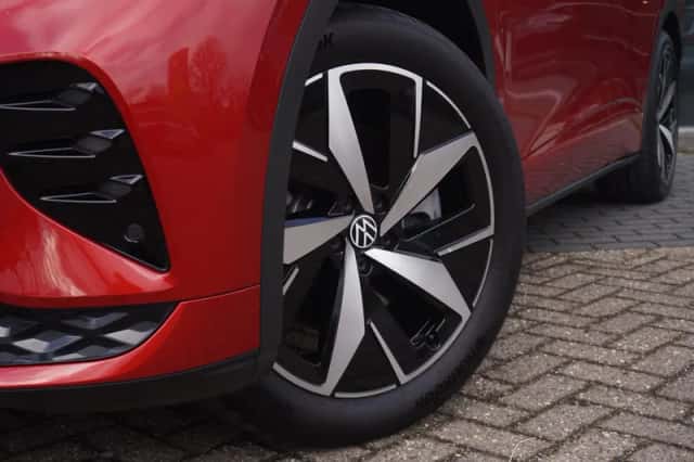 Volkswagen ID.4 (2022) thumbnail 5