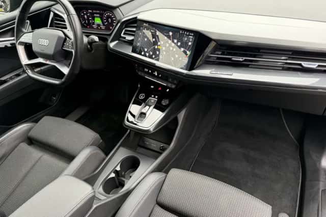 Audi Q4 e-tron (2023) thumbnail 4