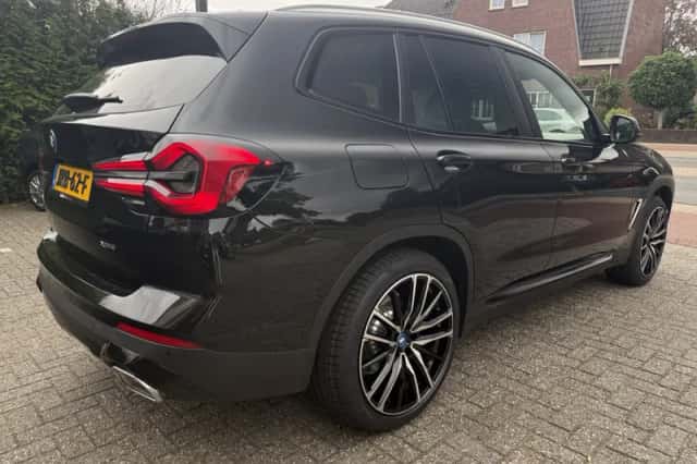 BMW X3 (2023) thumbnail 6