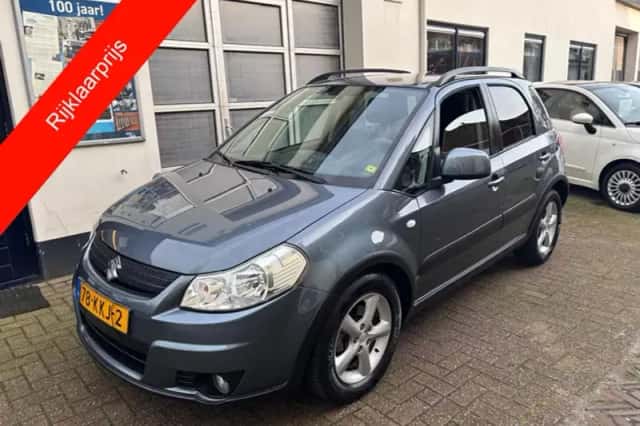 Suzuki SX4 (2010) thumbnail 1