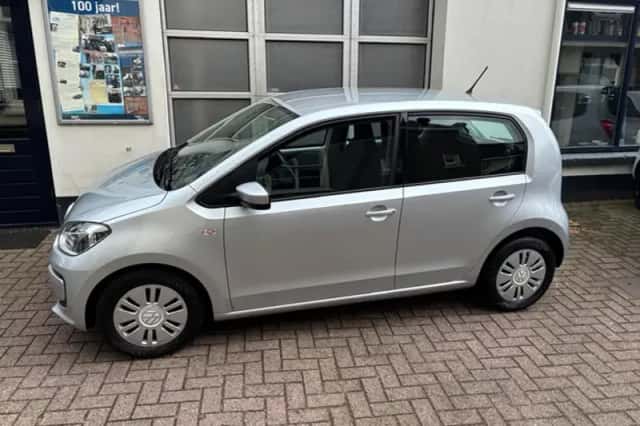 Volkswagen Up! (2015) thumbnail 2