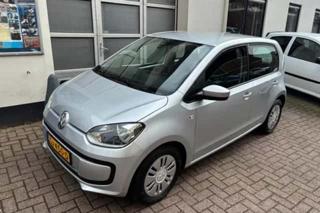 Volkswagen Up! (2015) thumbnail 3