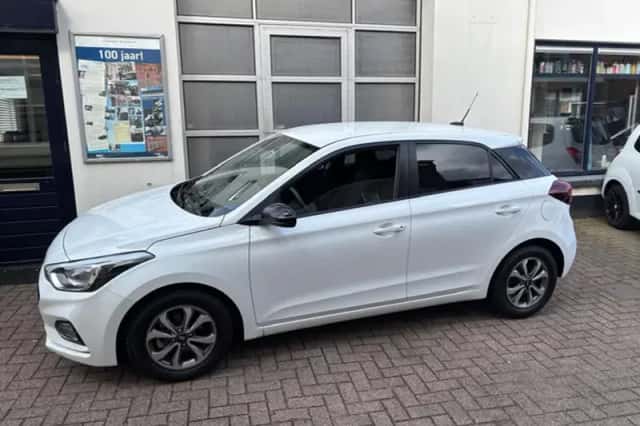 Hyundai i20 (2020) thumbnail 3