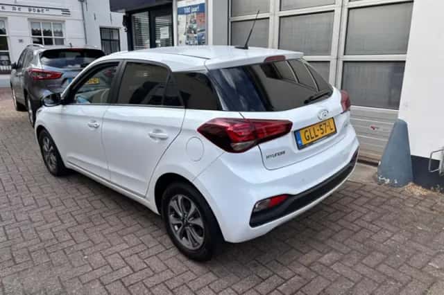 Hyundai i20 (2020) thumbnail 4