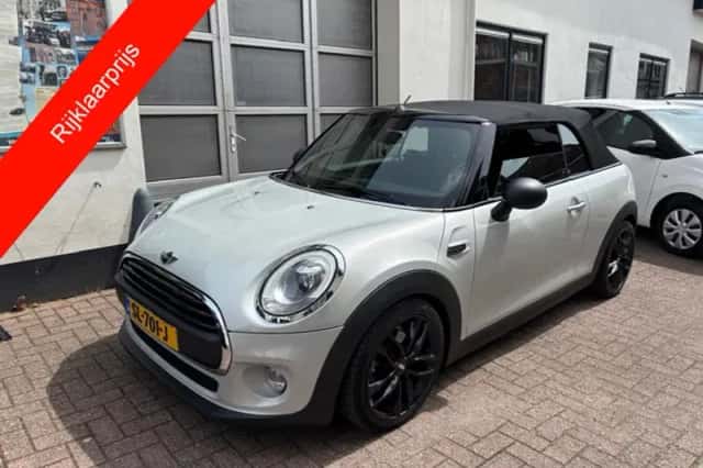 MINI Cabrio (2018) thumbnail 1