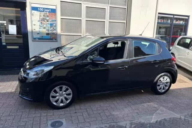 Peugeot 208 (2017) thumbnail 3