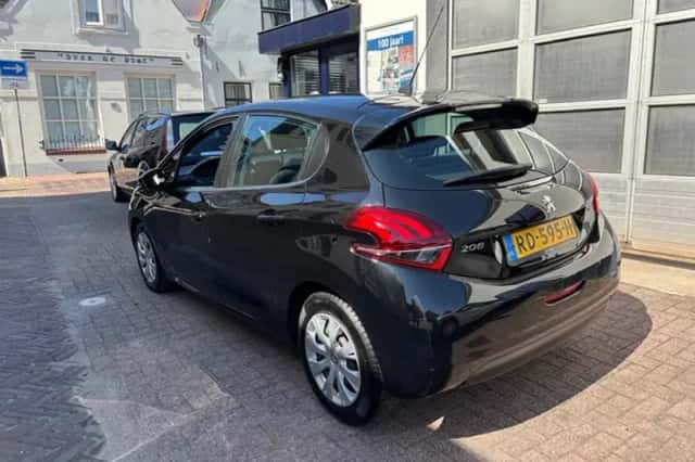 Peugeot 208 (2017) thumbnail 4