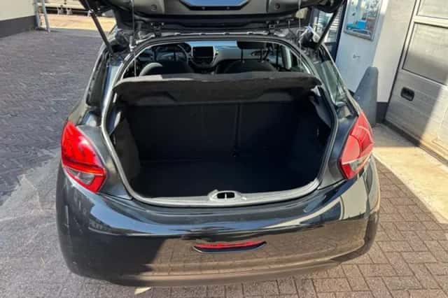 Peugeot 208 (2017) thumbnail 6