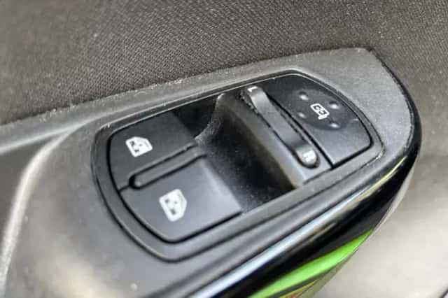 Opel Corsa (2015) thumbnail 6