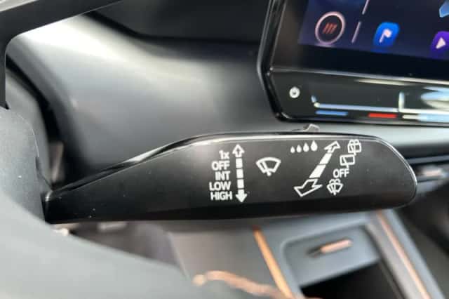 CUPRA Born (2022) thumbnail 2