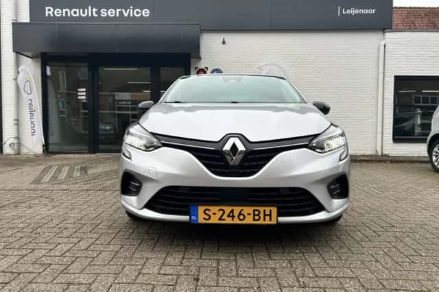 Renault Clio (2022) thumbnail 2