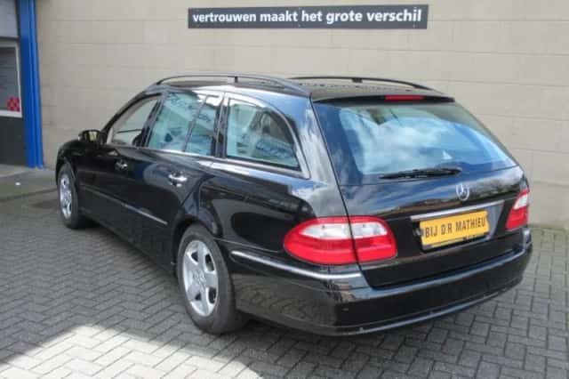 Mercedes-Benz E-Klasse (2004) thumbnail 2