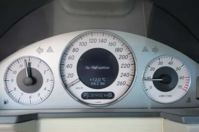 Mercedes-Benz E-Klasse (2004) thumbnail 6