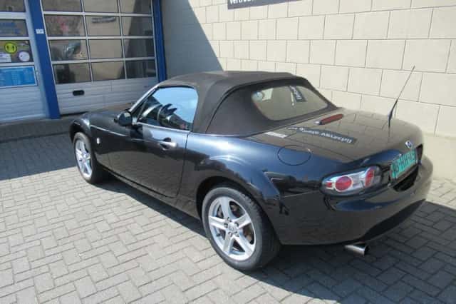 Mazda MX-5 (2006) thumbnail 4