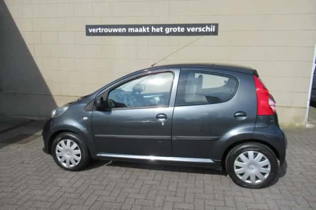 Peugeot 107 (2005) thumbnail 1