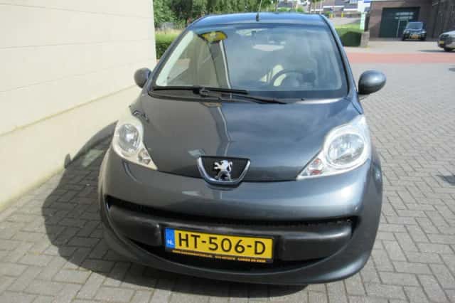 Peugeot 107 (2005) thumbnail 2